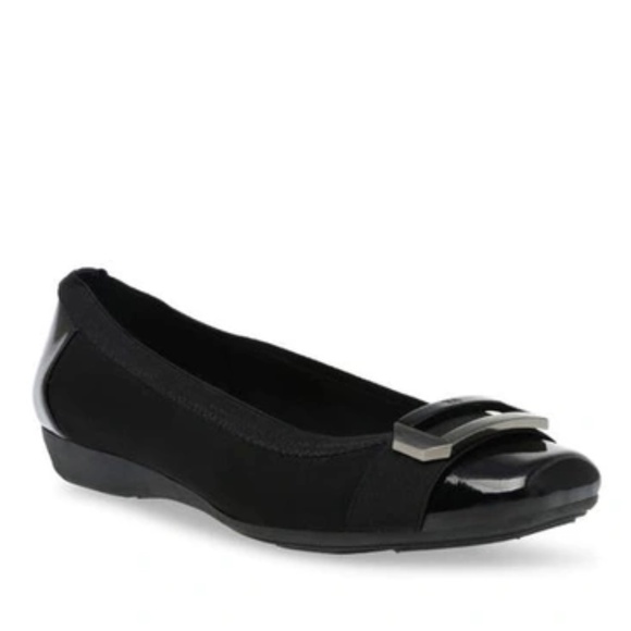 NEW ANNE KLEIN Akuna Cap Toe Flat In Black Combo  - size 9.5M - Picture 1 of 6